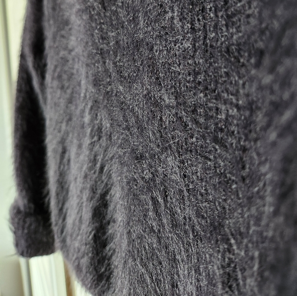 Vero Moda Fuzzy Turtleneck Sweater - Picture 5 of 8